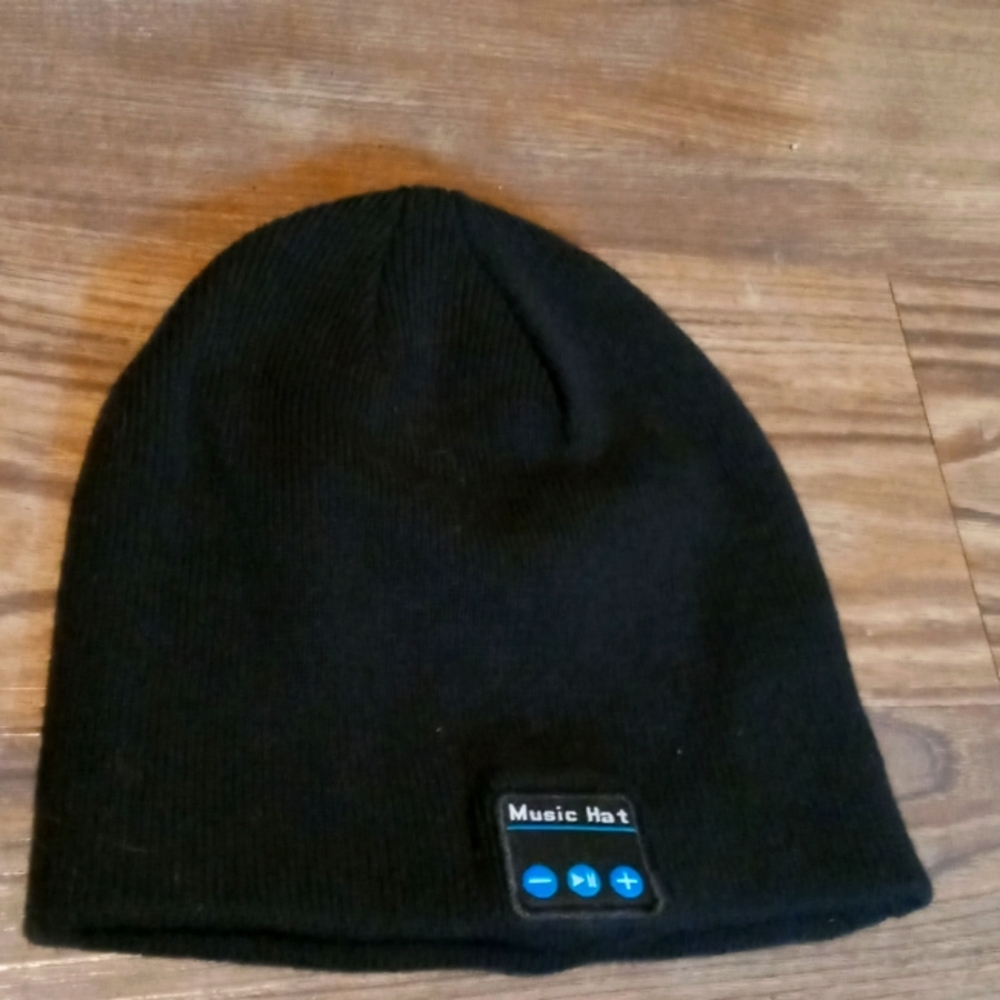 Black Music Hat with Bluetooth Controls
